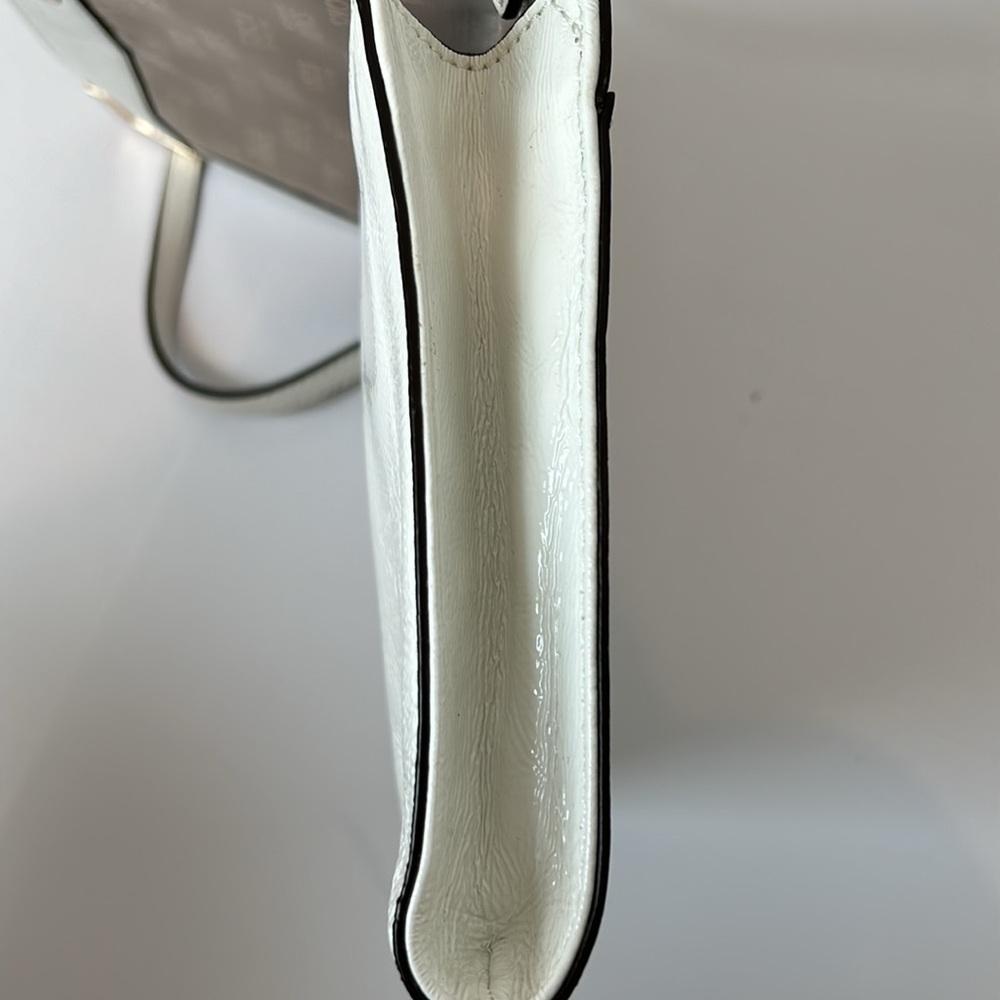 MICHAEL Michael Kors Beverly Coated Leather Oversized Clutch Shoulder Bag White - Picture 13 of 15